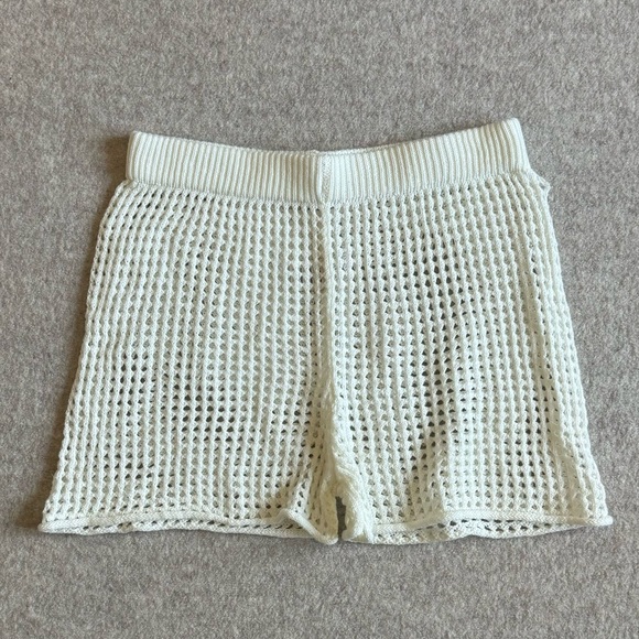 White crotchet mini shorts - Picture 1 of 4